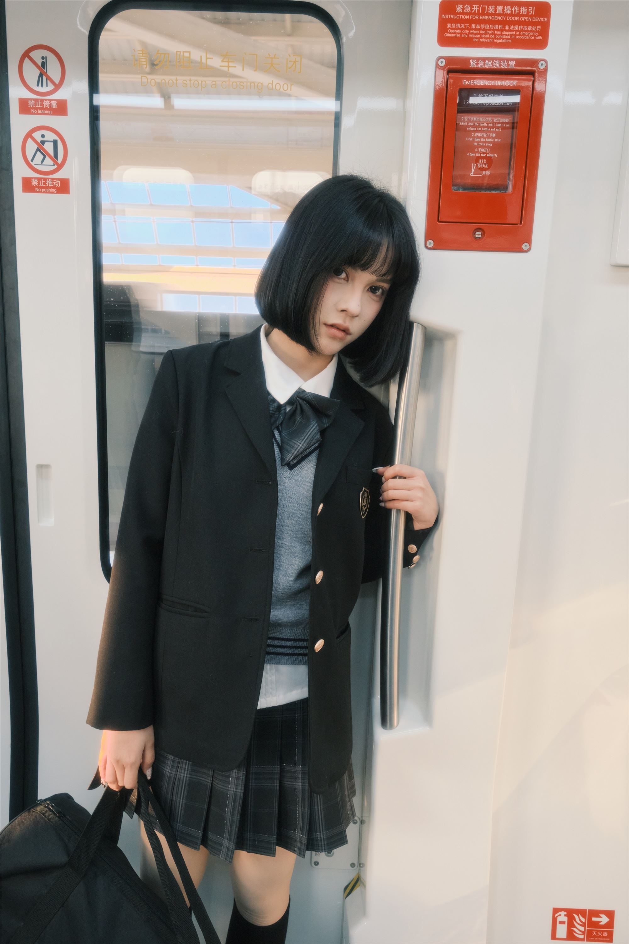 YITUYU 艺图语 2025.03.05 地铁少女 悲伤薯条555